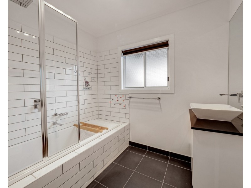 28 Manna Gum Drive, Cowes VIC 3922