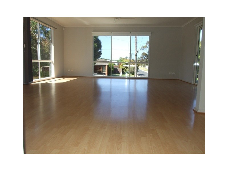 28 St Georges Road, Cowes VIC 3922