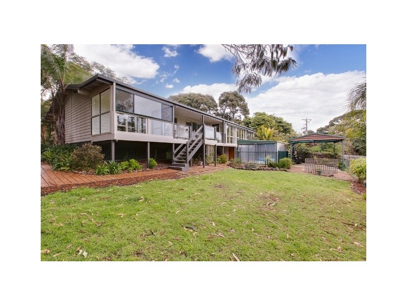 2 Red Rocks Road, Cowes VIC 3922