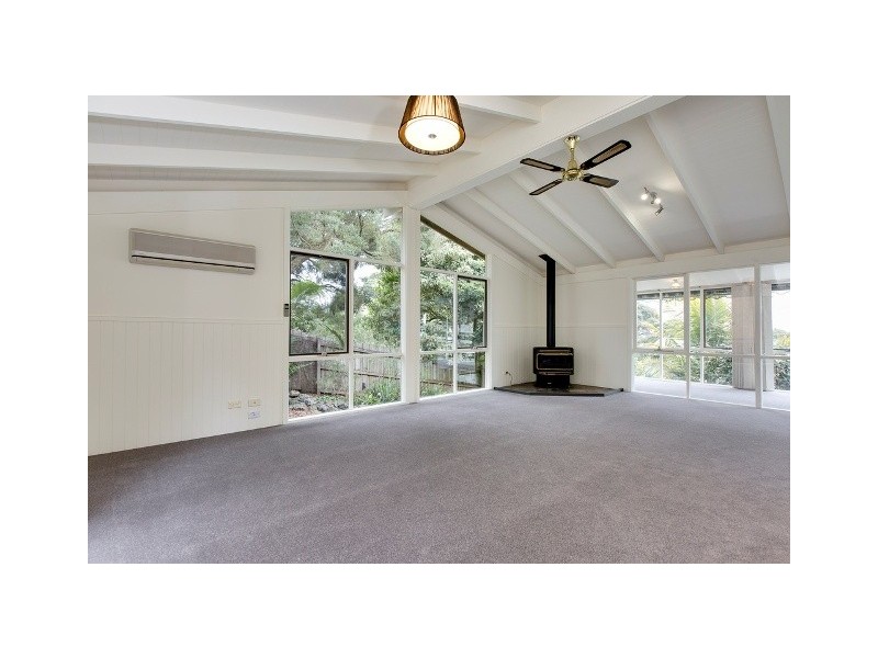 2 Red Rocks Road, Cowes VIC 3922