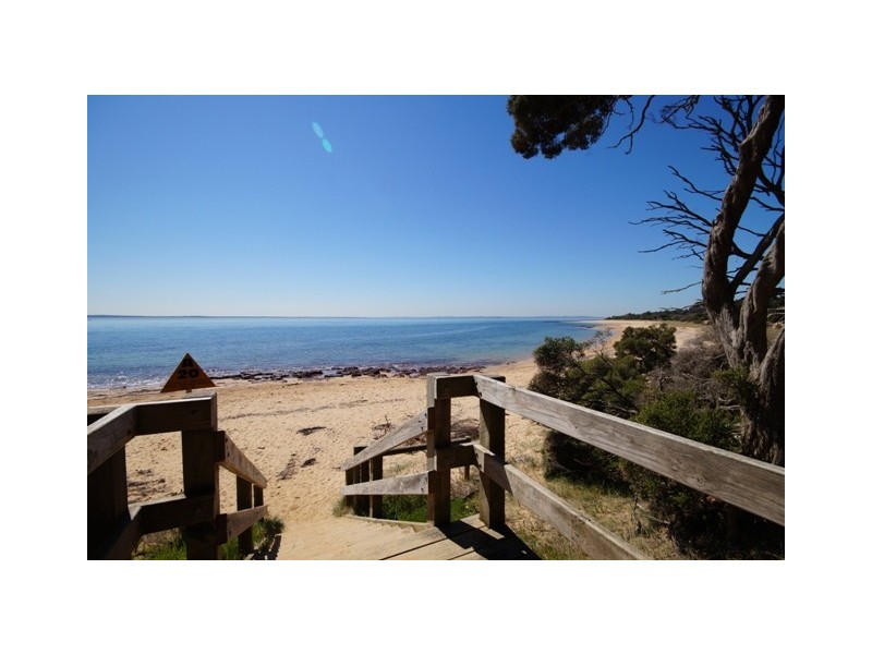 2 Red Rocks Road, Cowes VIC 3922