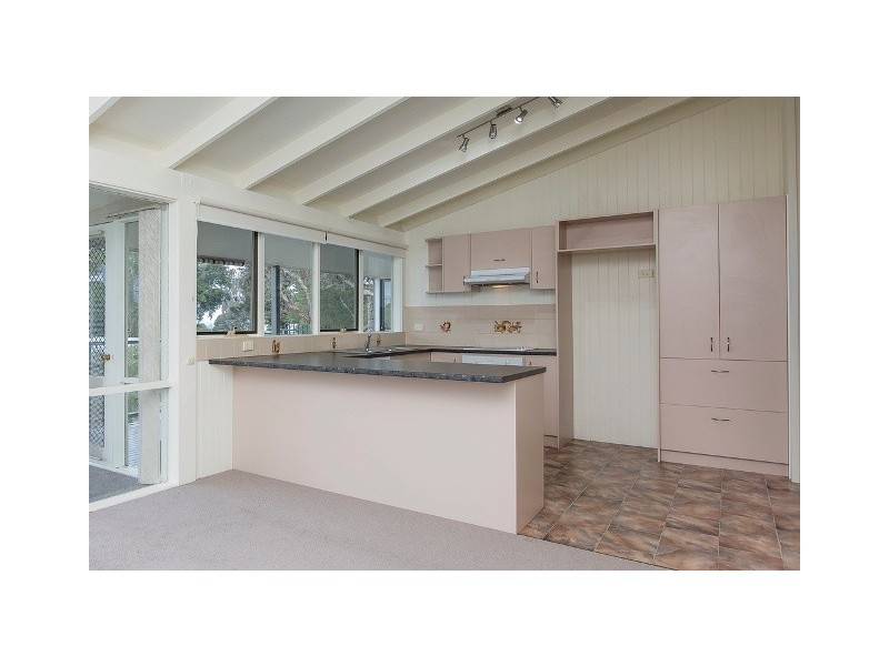 2 Red Rocks Road, Cowes VIC 3922