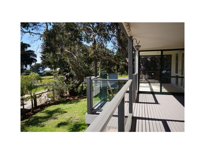 2 Red Rocks Road, Cowes VIC 3922