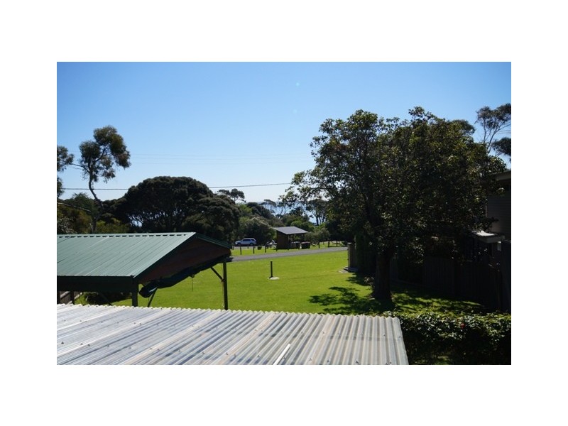 2 Red Rocks Road, Cowes VIC 3922