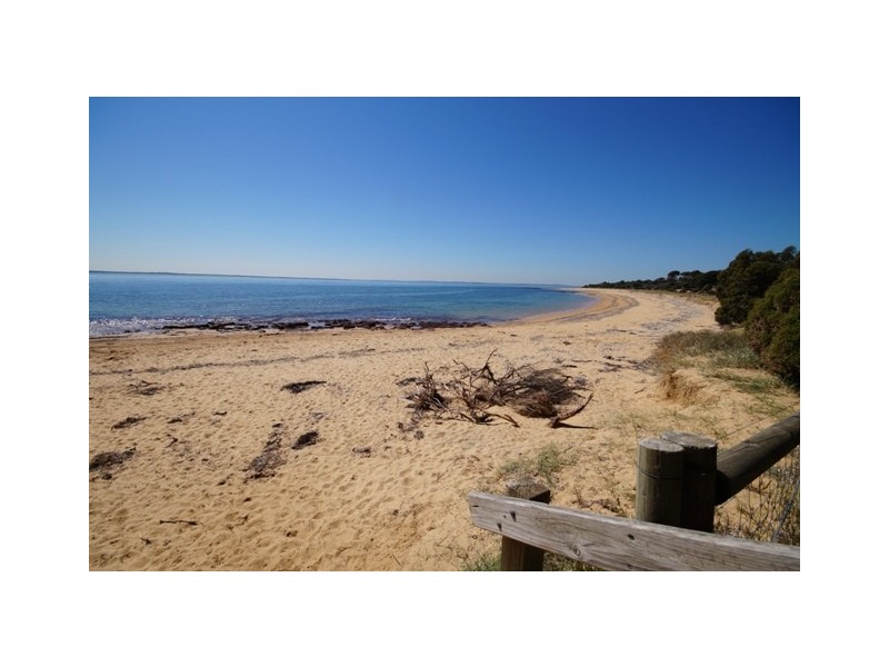 2 Red Rocks Road, Cowes VIC 3922