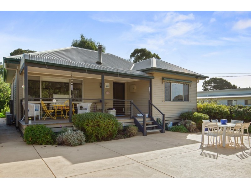 32 Scenic Drive, Cowes VIC 3922