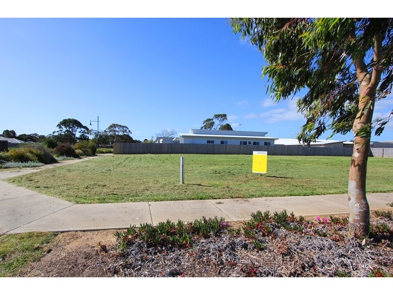 3 Fairway Mews, Cowes VIC 3922