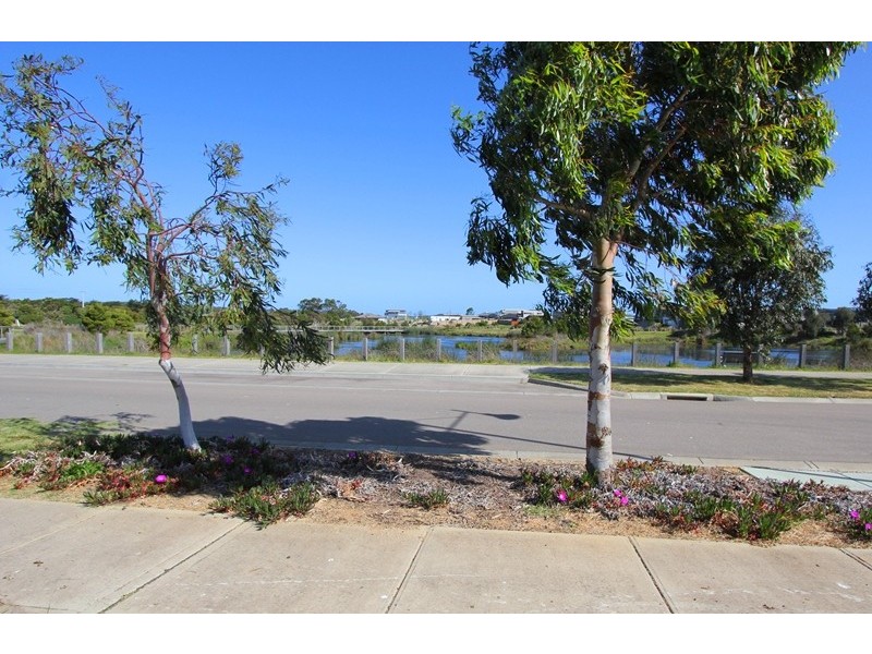 3 Fairway Mews, Cowes VIC 3922