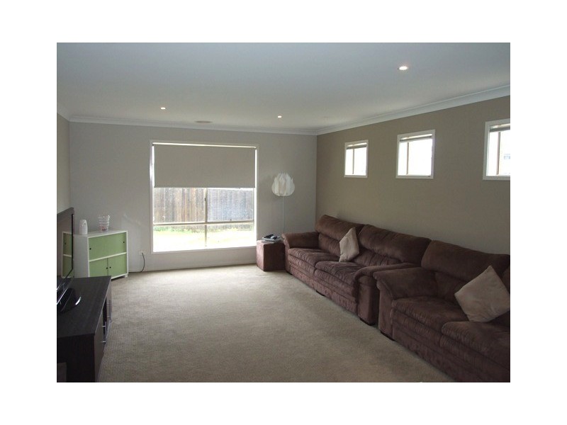 11 Dianella Way, Cowes VIC 3922