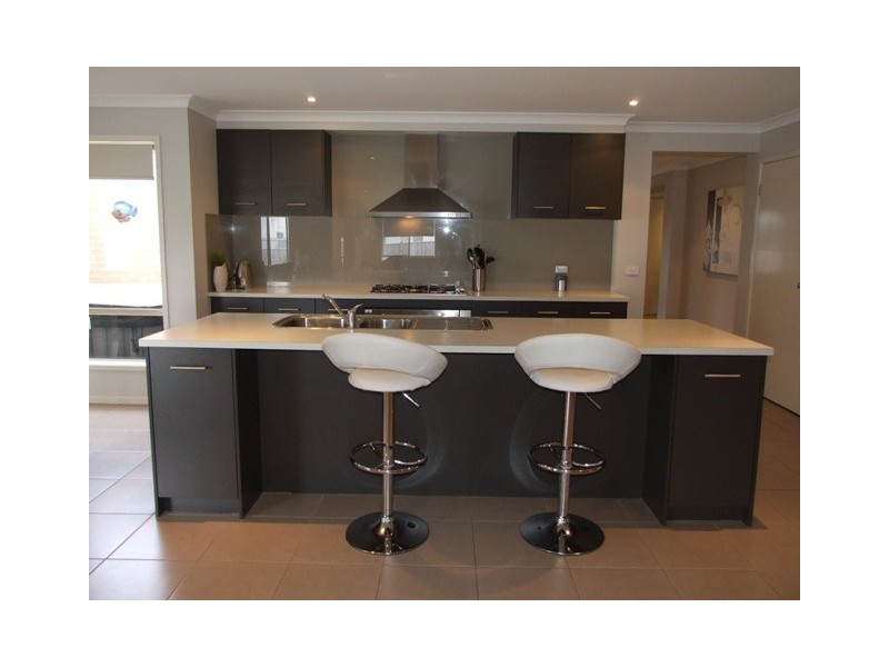 11 Dianella Way, Cowes VIC 3922