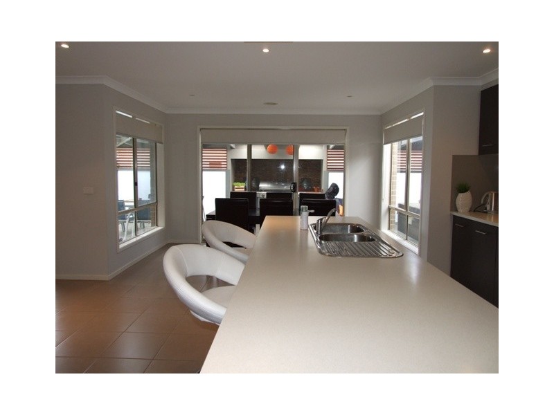 11 Dianella Way, Cowes VIC 3922