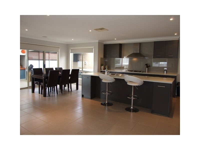 11 Dianella Way, Cowes VIC 3922