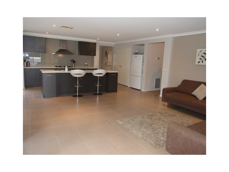 11 Dianella Way, Cowes VIC 3922