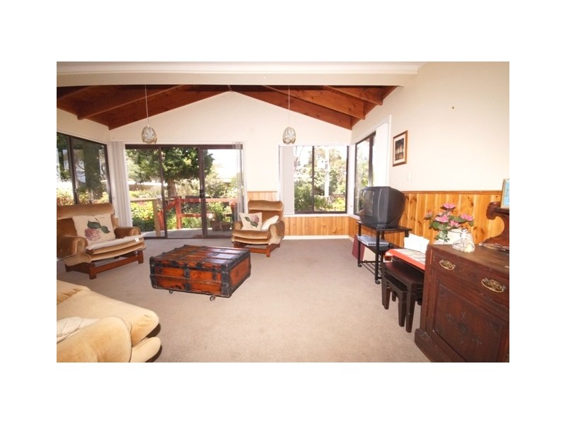 83 Justice Road, Cowes VIC 3922