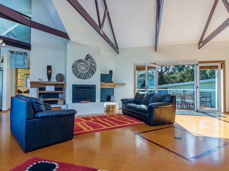 19 Hollywood Crescent, Smiths Beach VIC 3922