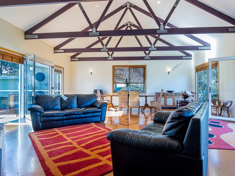 19 Hollywood Crescent, Smiths Beach VIC 3922