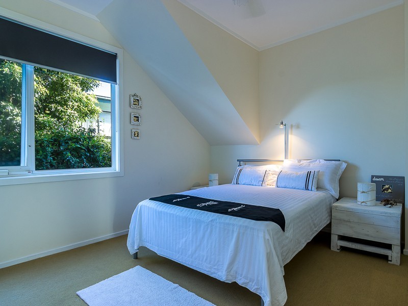 19 Hollywood Crescent, Smiths Beach VIC 3922