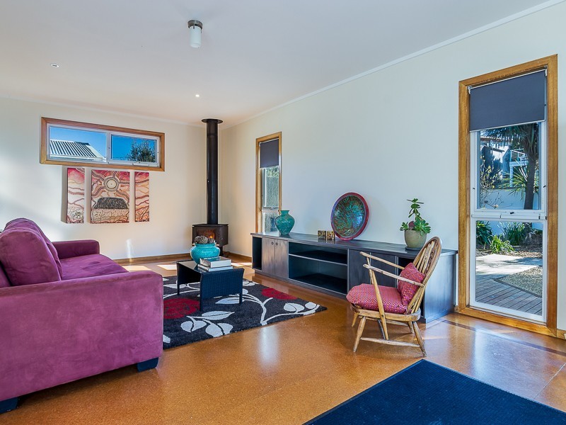 19 Hollywood Crescent, Smiths Beach VIC 3922