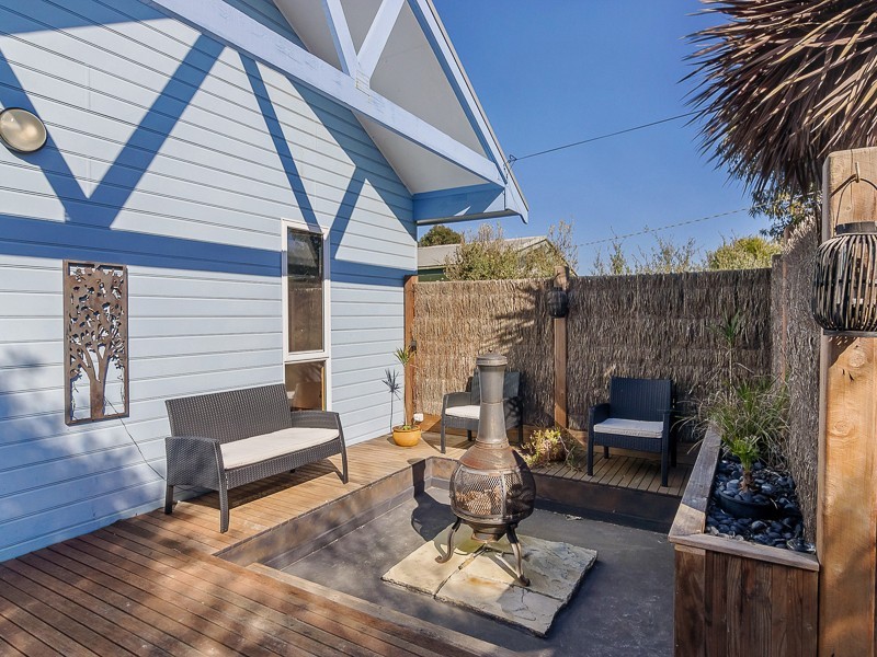 19 Hollywood Crescent, Smiths Beach VIC 3922