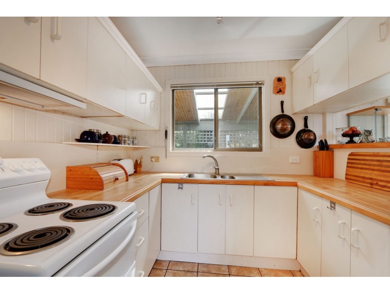 14 The Esplanade, Sunderland Bay VIC 3922