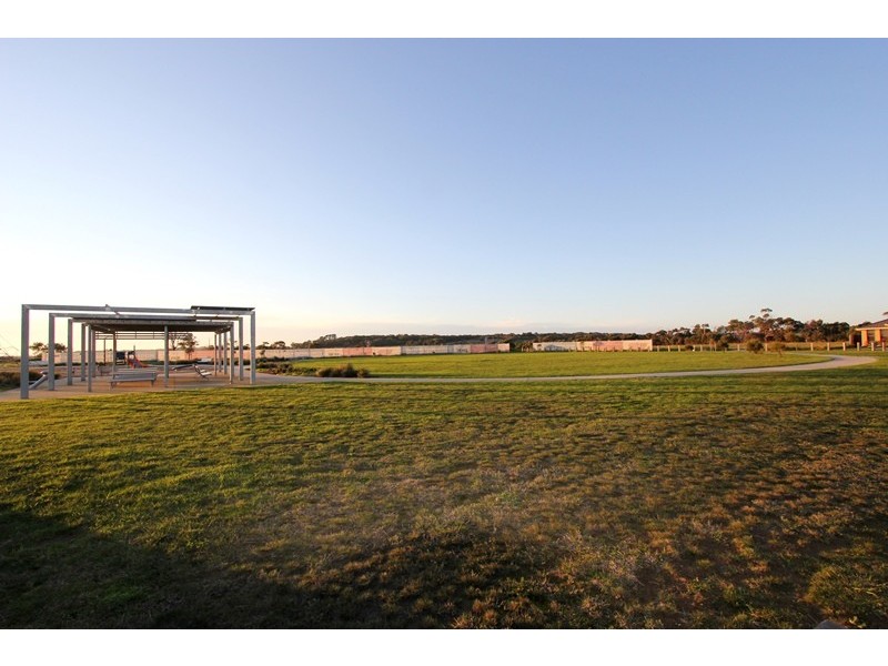 15 Seagrass Avenue, Cowes VIC 3922