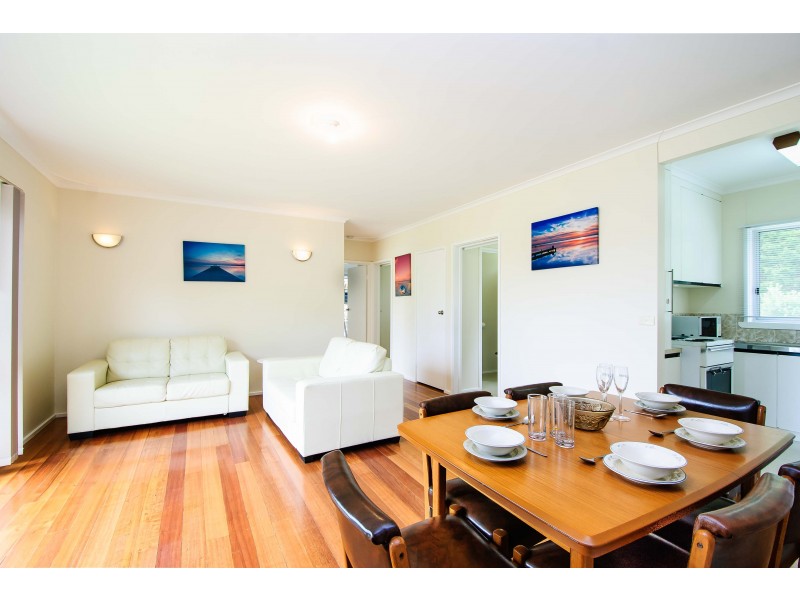 27 Alexander Avenue, Cowes VIC 3922