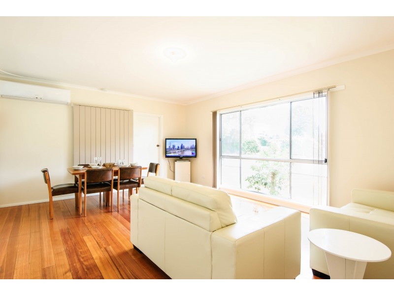 27 Alexander Avenue, Cowes VIC 3922