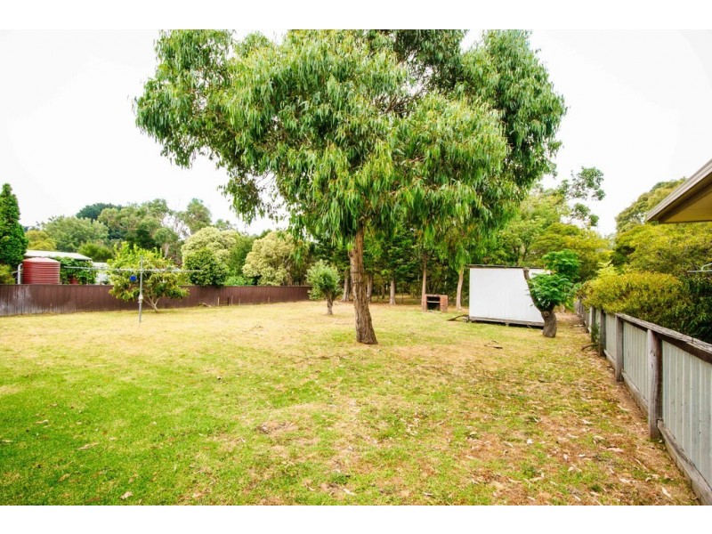 27 Alexander Avenue, Cowes VIC 3922
