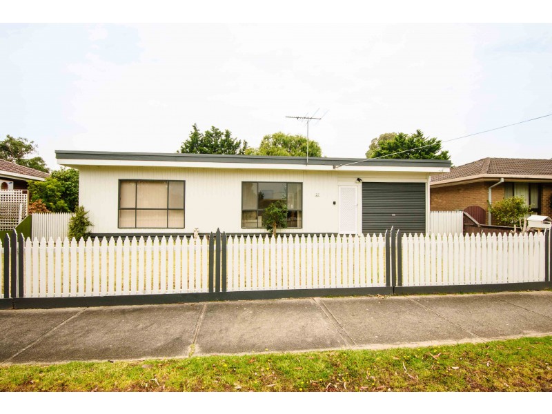 27 Alexander Avenue, Cowes VIC 3922