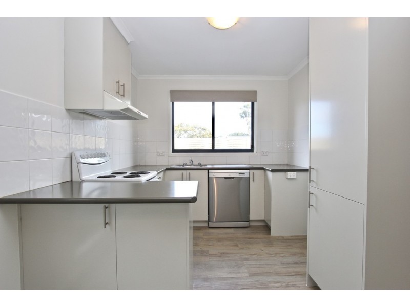 30 Galleon Crescent, Sunset Strip VIC 3922