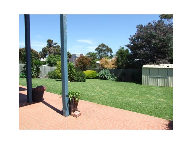 24 Bayview Drive, Cowes VIC 3922