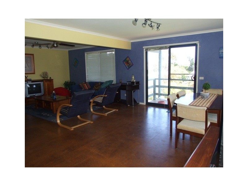 24 Bayview Drive, Cowes VIC 3922