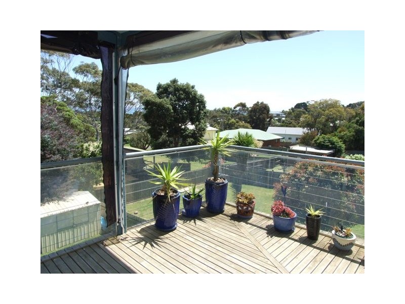 24 Bayview Drive, Cowes VIC 3922