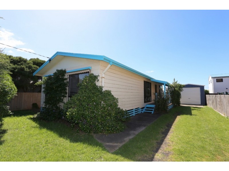16 Dover Street, Sunderland Bay VIC 3922