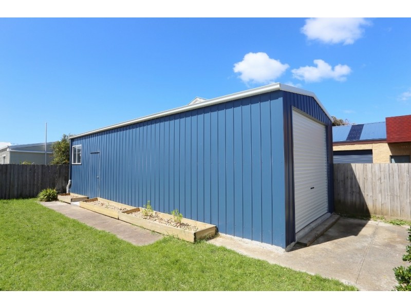 16 Dover Street, Sunderland Bay VIC 3922