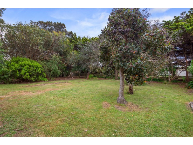 2 Park Street, Surf Beach VIC 3922