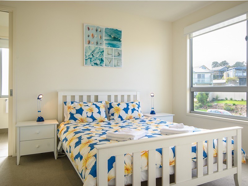 18 Halcyon Avenue, San Remo VIC 3925