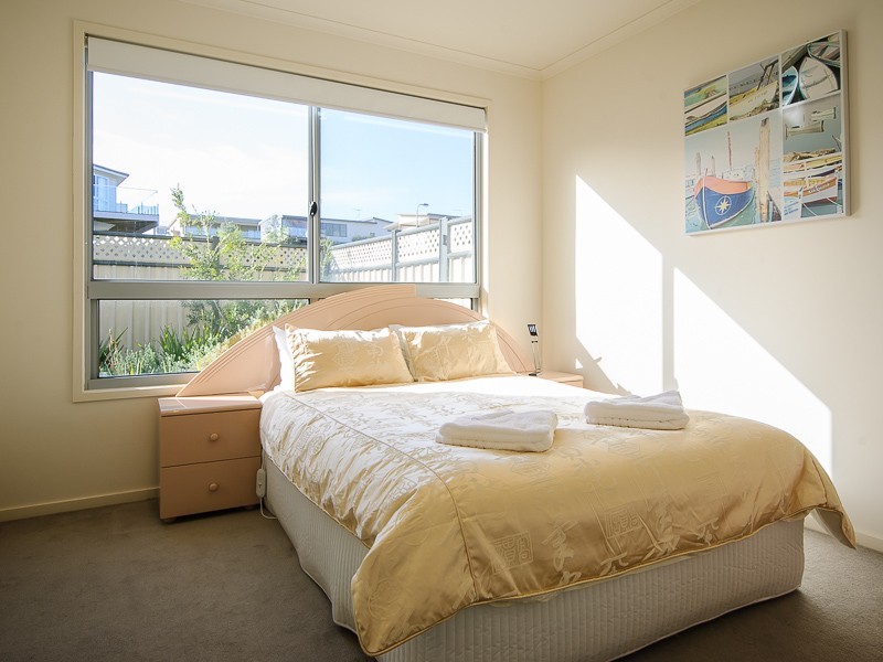 18 Halcyon Avenue, San Remo VIC 3925