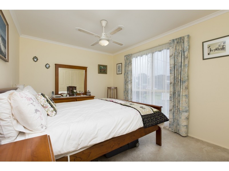 15 Stradbroke Crescent, Surf Beach VIC 3922