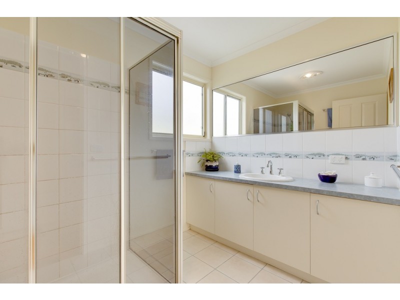 15 Stradbroke Crescent, Surf Beach VIC 3922