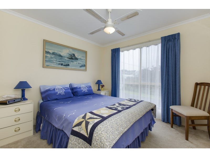 15 Stradbroke Crescent, Surf Beach VIC 3922