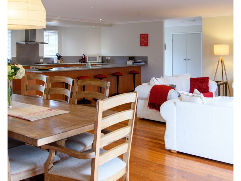 10 Outlook Drive, Cowes VIC 3922