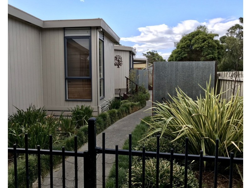 10 Outlook Drive, Cowes VIC 3922