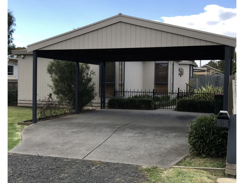 10 Outlook Drive, Cowes VIC 3922