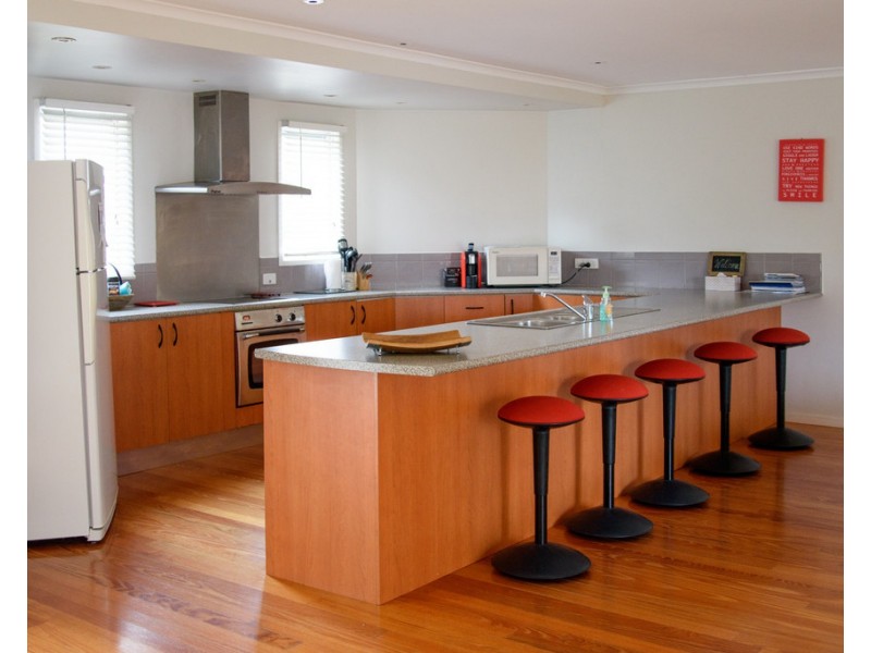 10 Outlook Drive, Cowes VIC 3922