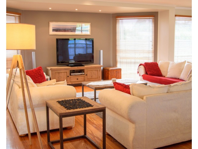 10 Outlook Drive, Cowes VIC 3922