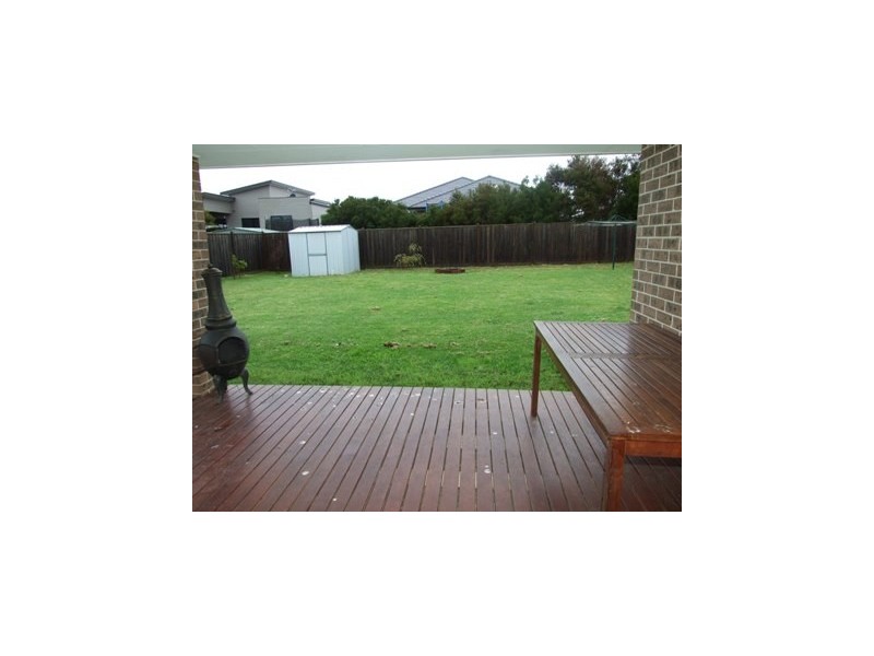 9 Rosella Grove, Cowes VIC 3922
