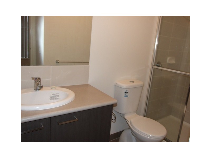 16 Rosella Grove, Cowes VIC 3922