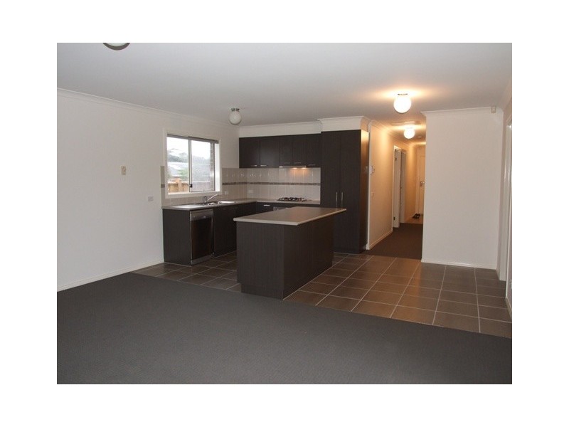 16 Rosella Grove, Cowes VIC 3922