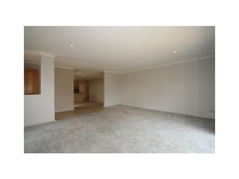 2/11 Fowler Grove, Newhaven VIC 3925